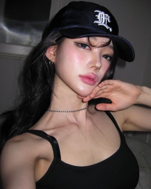 GOTHIC SATIN 6PANEL CAP