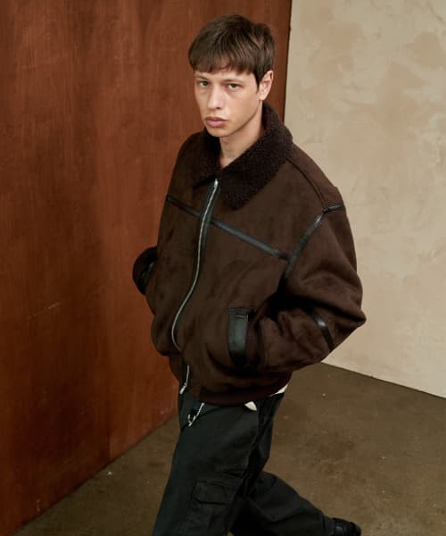 Suede Semi Oversized Line Mustang Man (Brown)