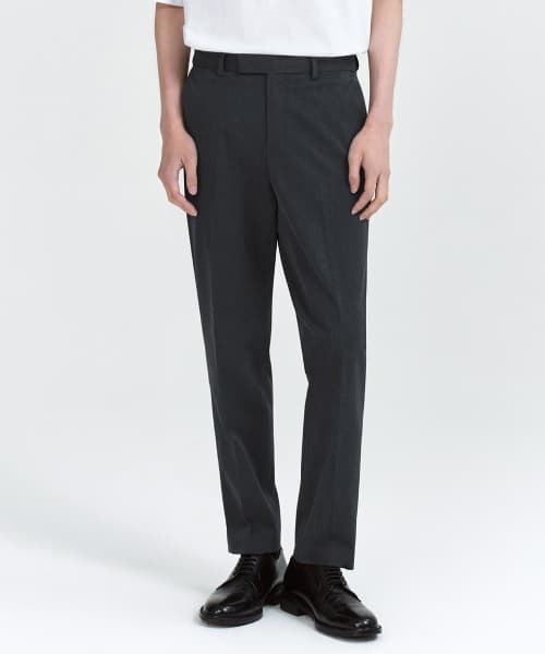 RELAXED TAPERED HIDDEN ELASTIC WAISTBAND CROPPED SLACKS_CHARCOAL GRAY