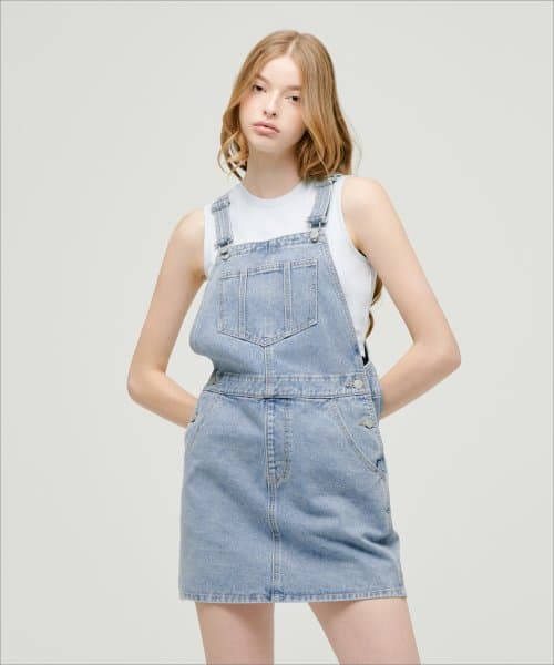 WOMENS OVERALL MINI DENIM DRESS [LIGHT INDIGO]