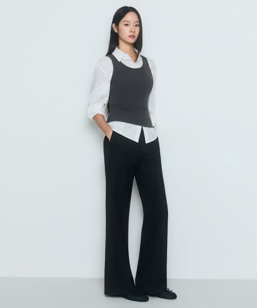 Women's Semi Bootcut Hidden Banding Slacks [Black]