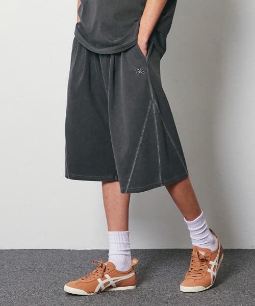 One-Tuck Cut Pigment Bermuda Shorts Charcoal