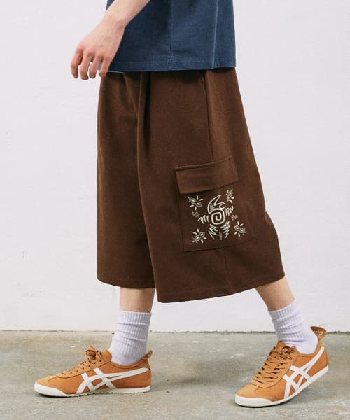 One-Tuck 8-Part Sunstone Bermuda Cargo Pants Brown