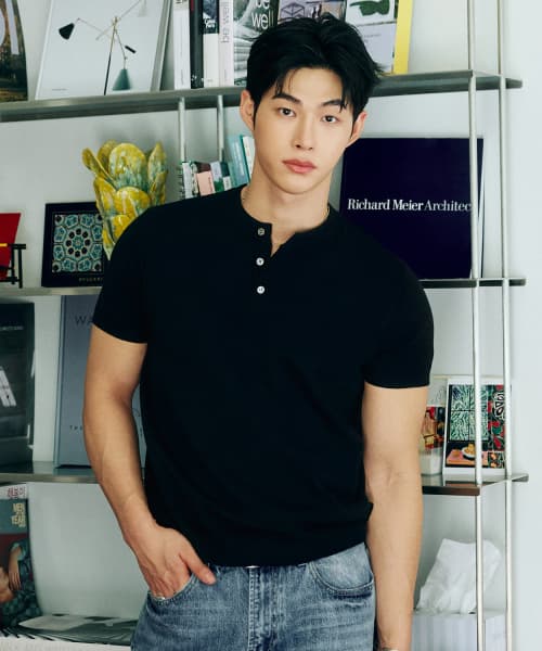 Muscle Fit Henley Neck Short Sleeve Knit [Black]