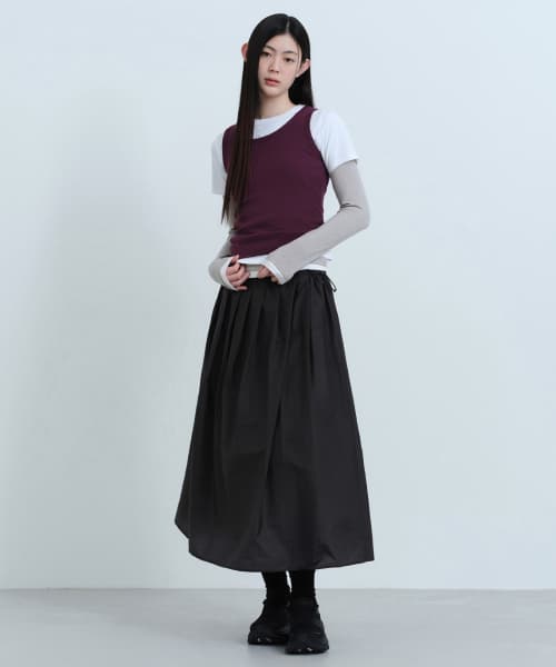 Womens Sheer Nylon Pleated Long Skirt [Black]