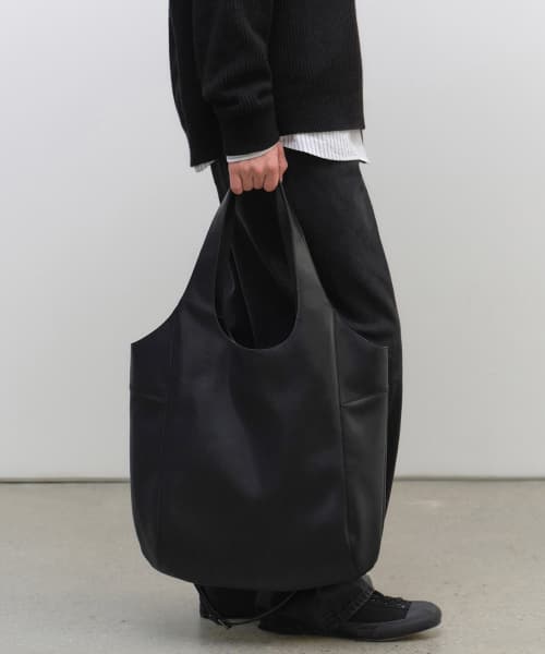 Synthetic Leather Rounded Shoulder Bag [Black]