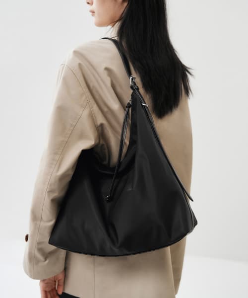 Women's Nylon Slouch Shoulder Bag [Black]
