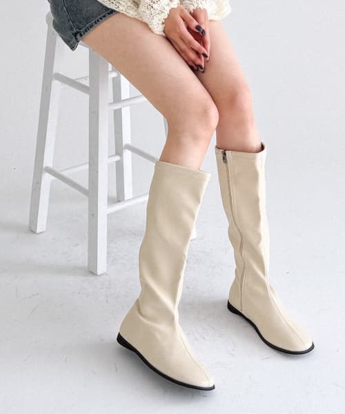 Deoreom Round Square Long Boots Ivory FL1226
