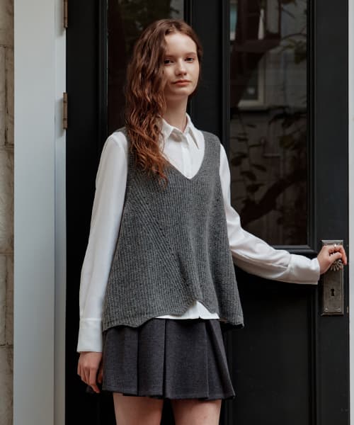Pore Vneck Wool Vest / Gray